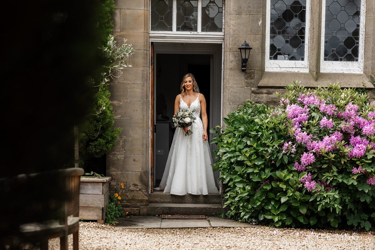 Wyresdale park bride out side bridalprep