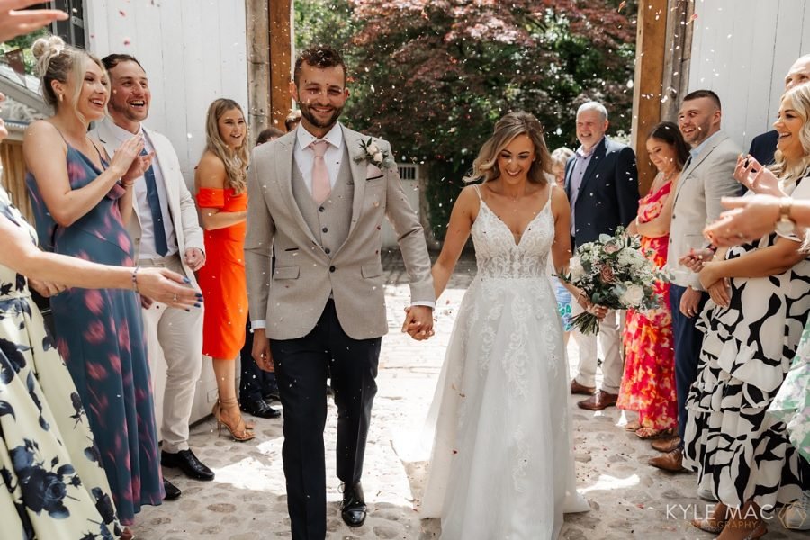 wyresdale park confettii pictures bride groom