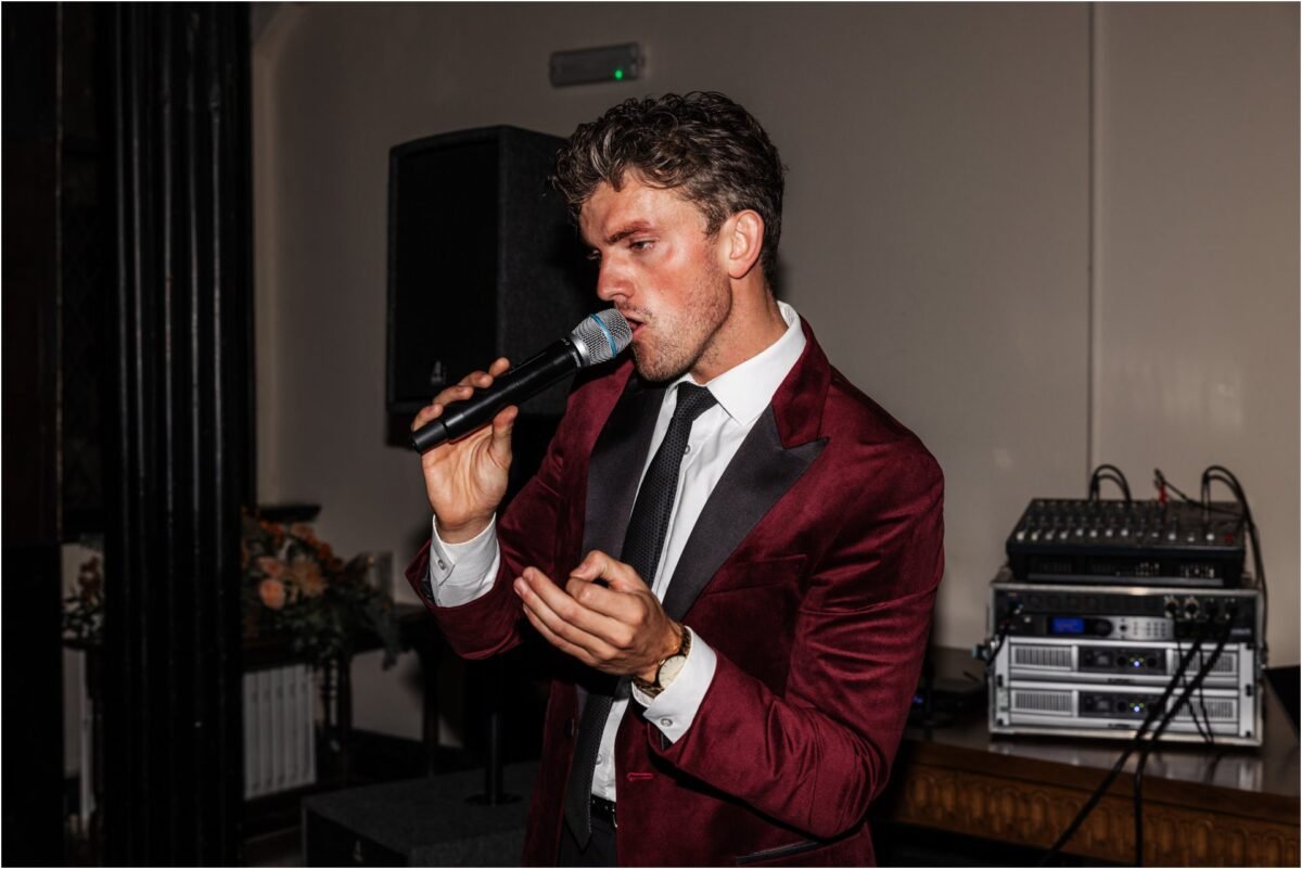 wedding singer Samlesbury Hall